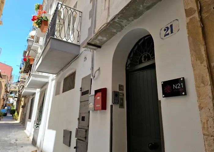 N21