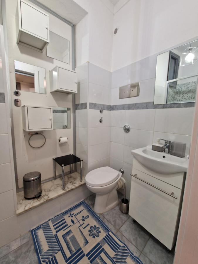 Apartment N21 *
